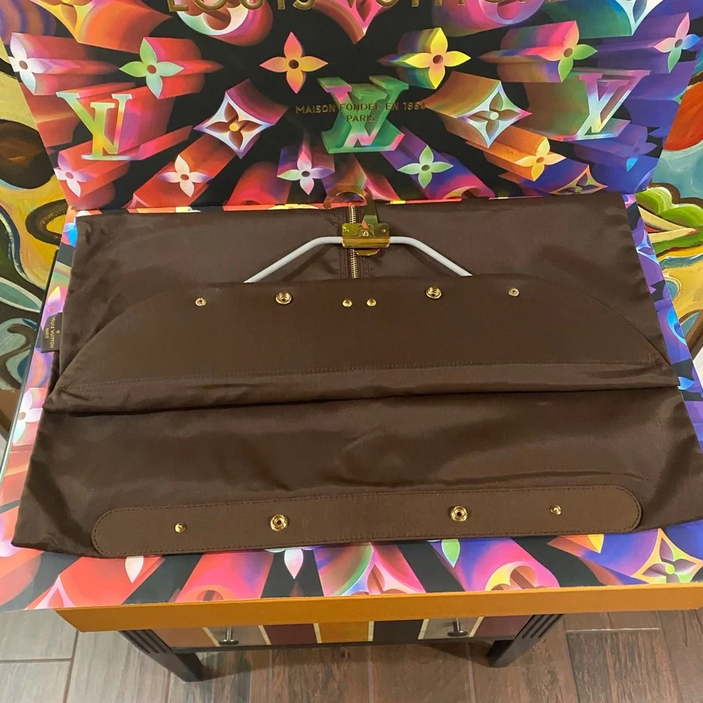💯%👉🏻Authentic Louis Vuitton Garment Cover Bag